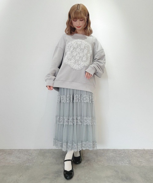 F i.n.t(フィント)の「フラワーレースパッチワークスウェット/fint フィント(スウェット・レディース・ライトグレー/オフホワイト・FREE)」の7枚目の写真