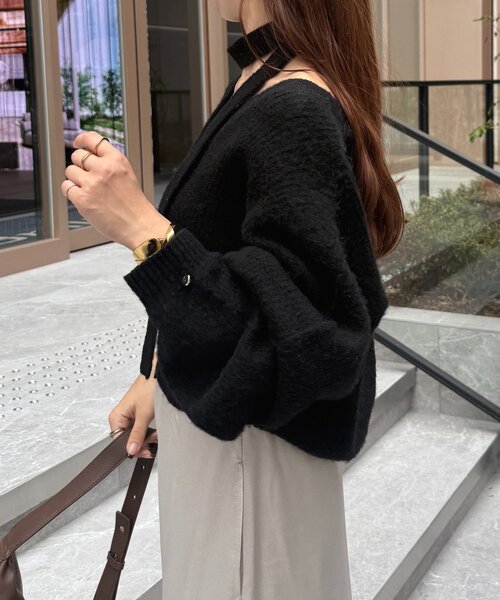 Thevon(ゼボン)の「チョーカー付きVネックニット(ニット/セーター・レディース・ブラック/ブラウン/ベージュ/ミント・FREE)」の6枚目の写真