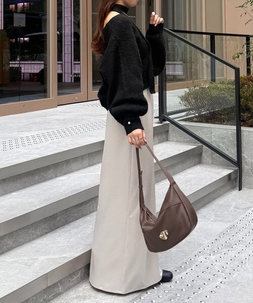 Thevon(ゼボン)の「チョーカー付きVネックニット(ニット/セーター・レディース・ブラック/ブラウン/ベージュ/ミント・FREE)」の12枚目の写真