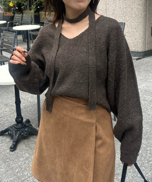 Thevon(ゼボン)の「チョーカー付きVネックニット(ニット/セーター・レディース・ブラック/ブラウン/ベージュ/ミント・FREE)」の13枚目の写真