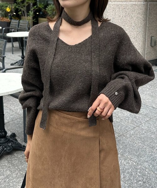 Thevon(ゼボン)の「チョーカー付きVネックニット(ニット/セーター・レディース・ブラック/ブラウン/ベージュ/ミント・FREE)」の15枚目の写真