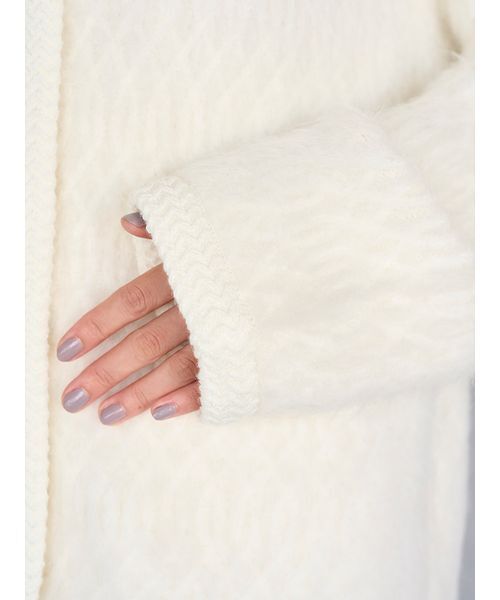 SNIDEL(スナイデル)の「ファーライクミドルニットジャケット(ノーカラージャケット・レディース・アイボリー/チャコールグレー/ミント・F)」の15枚目の写真