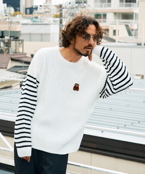 STUD MUFFIN（スタッドマフィン）の「STUD MUFFIN/スタッドマフィン/ビックワッフルボーダー カートべアワッペン ワイドシルエットプルオーバー（Tシャツ/カットソー・メンズ・ブラック/ホワイト系2・3/2/4）」の2枚目の写真