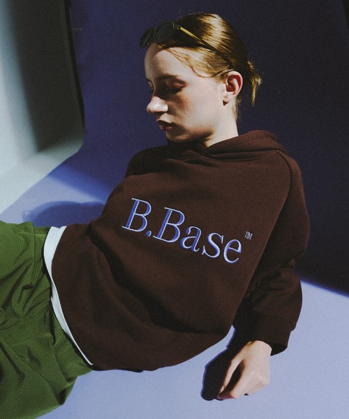 BROKEN BASE（ブロークンベース）の「B.Base 3D Embroidered Hoodie / B.Base 3Dエンブロイデッドフーディ（スウェット・メンズ・レッド/ブラウン/ネイビー/グレー/カーキ/ブラック・SMALL/LARGE/MEDIUM）」の4枚目の写真