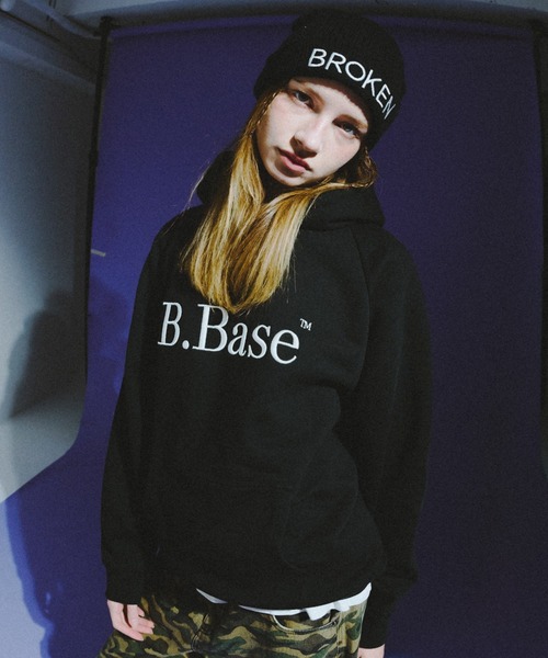 BROKEN BASE（ブロークンベース）の「B.Base 3D Embroidered Hoodie / B.Base 3Dエンブロイデッドフーディ（スウェット・メンズ・レッド/ブラウン/ネイビー/グレー/カーキ/ブラック・SMALL/LARGE/MEDIUM）」の2枚目の写真