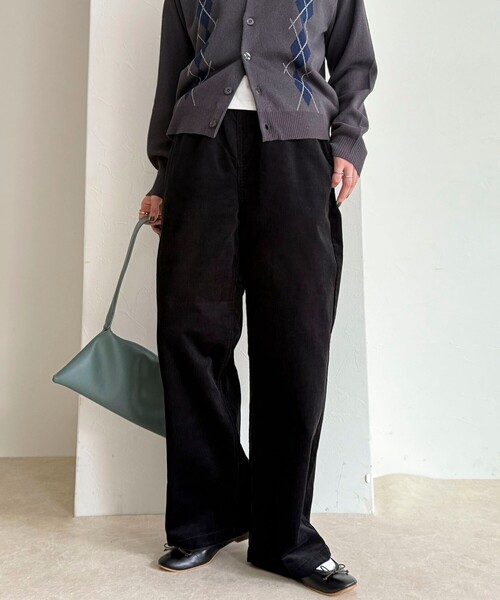 fredy emue（フレディエミュ）の「【GEVACO/ゲバコ】コーデュロイイージーワイドパンツ（その他パンツ・レディース・アイボリー/ブラック/ブルー/キャメル・38）」の2枚目の写真
