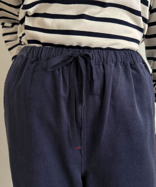 fredy emue（フレディエミュ）の「【GEVACO/ゲバコ】コーデュロイイージーワイドパンツ（その他パンツ・レディース・アイボリー/ブラック/ブルー/キャメル・38）」の18枚目の写真