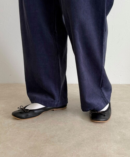 fredy emue（フレディエミュ）の「【GEVACO/ゲバコ】コーデュロイイージーワイドパンツ（その他パンツ・レディース・アイボリー/ブラック/ブルー/キャメル・38）」の20枚目の写真