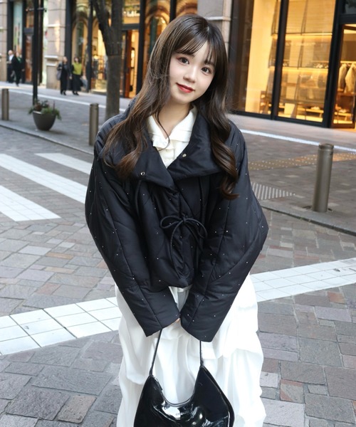 mellowneon(メロウネオン)の「2wayビジューリボンキルティングコート(ダウンジャケット/コート・レディース・ブラック/アイボリー・FREE)」の13枚目の写真