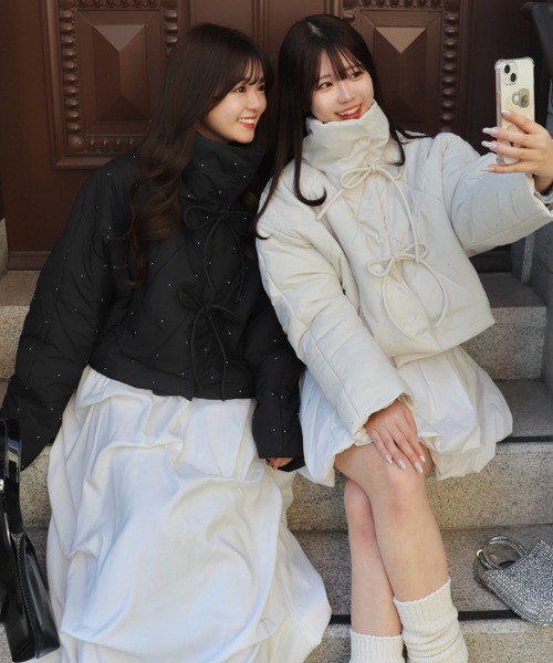 mellowneon(メロウネオン)の「2wayビジューリボンキルティングコート(ダウンジャケット/コート・レディース・ブラック/アイボリー・FREE)」の18枚目の写真