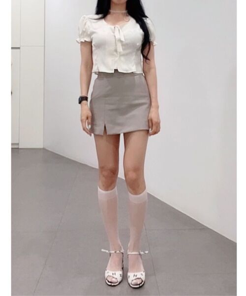 MUSINSA STANDARD WOMAN（ムシンサスタンダードウーマン）の「レディーススリットミニスコート【ライトベージュ】（スカート・レディース・その他・SMALL/MEDIUM/LARGE/X-SMALL）」の9枚目の写真