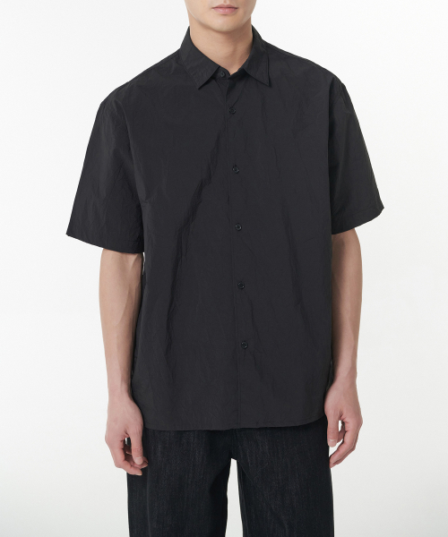 MUSINSA STANDARD（ムシンサスタンダード）の「リラックスドナイロンクリーズ半袖シャツ[ブラック]（シャツ/ブラウス・メンズ・その他・MEDIUM/LARGE/X-LARGE/XX-LARGE）」の2枚目の写真