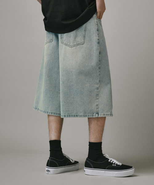 Verdnt（バーダント）の「切開ウォッシュドデニムバミューダパンツ[ライトブルー]（その他パンツ・レディース・ライトインディゴブルー・SMALL/MEDIUM/LARGE/X-LARGE）」の4枚目の写真