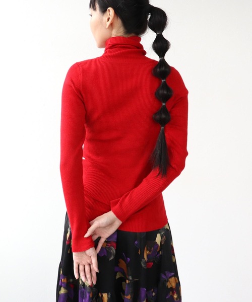 Three Four Time（ｽﾘｰﾌｫｰﾀｲﾑ）の「カラーリブタートルネックプルオーバー（ニット/セーター・レディース・オフホワイト/ブルー/ブラック/レッド・FREE）」の6枚目の写真