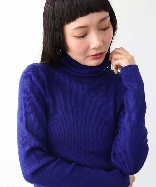 Three Four Time（ｽﾘｰﾌｫｰﾀｲﾑ）の「カラーリブタートルネックプルオーバー（ニット/セーター・レディース・オフホワイト/ブルー/ブラック/レッド・FREE）」の21枚目の写真