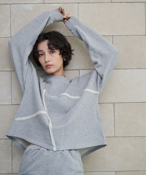 AIC.(エーアイシー)の「アウトリンキングスウェットトップス/セットアップ可能(スウェット・レディース・ライトグレー/グレー・FREE)」の17枚目の写真