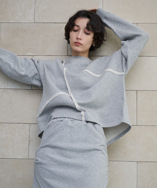 AIC.(エーアイシー)の「アウトリンキングスウェットトップス/セットアップ可能(スウェット・レディース・ライトグレー/グレー・FREE)」の16枚目の写真