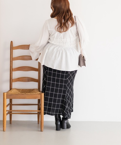 CLETTE(クレット)の「CLETTEオリジナルフロントリボンギャザーデザインブラウス(シャツ/ブラウス・レディース・オフホワイト/ワイン/ピンク・LL/3L/4L)」の7枚目の写真