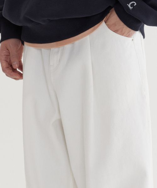 COVERNAT(カバーナット)の「セミワイドウォッシングデニムパンツ アイボリー(デニムパンツ・レディース・その他・SMALL/MEDIUM/LARGE/X-LARGE)」の11枚目の写真