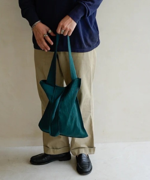 ITTI(イッチ)の「ITTI/イッチ/MARY INSIDE OUT TOTE-M/CERATO(トートバッグ・メンズ・レッド/モスグリーン/ブラック・F)」の2枚目の写真