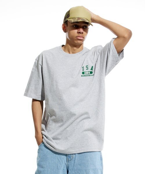 CREAM SODA LAB（クリームソーダラボ）の「ユエスエイバスケットボール スモールロゴ 半袖Tシャツ グレー グリーン（Tシャツ/カットソー・メンズ・その他・LARGE/X-LARGE/XX-LARGE/MEDIUM）」の3枚目の写真