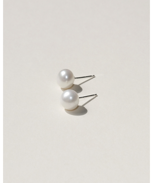 ANOTHERLAYER（アナザーレイヤー）の「Classic Pearl Earring (8mm)（ピアス（両耳用）・レディース・その他・FREE）」の2枚目の写真