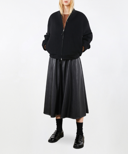 VOYONN(ボヨン)の「ジップアップボンバージャケット ウール ブラック 0089(ブルゾン・レディース・ブラック・LARGE/MEDIUM)」の3枚目の写真