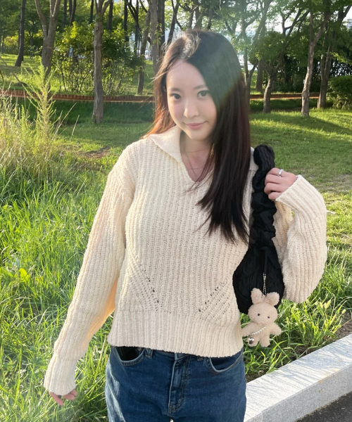 BLOND9(ブロンドナイン)の「ボリュームオープンカラー boucleニット_アイボリー(ニット/セーター・レディース・その他・MEDIUM/SMALL)」の2枚目の写真