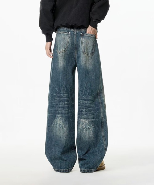 aimoha(アイモハ)の「VINTAGE WASHED CURVED DENIM(デニムパンツ・メンズ・ライトブルー/ブルー・X-LARGE/MEDIUM/SMALL/LARGE)」の9枚目の写真