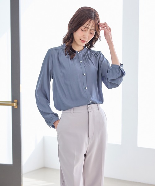 Honeys(ハニーズ)の「バンドカラーブラウス(シャツ/ブラウス・レディース・スミクロ/ホワイト/グレイッシュベージュ/ブルー・3L/L/LL/M/S)」の21枚目の写真