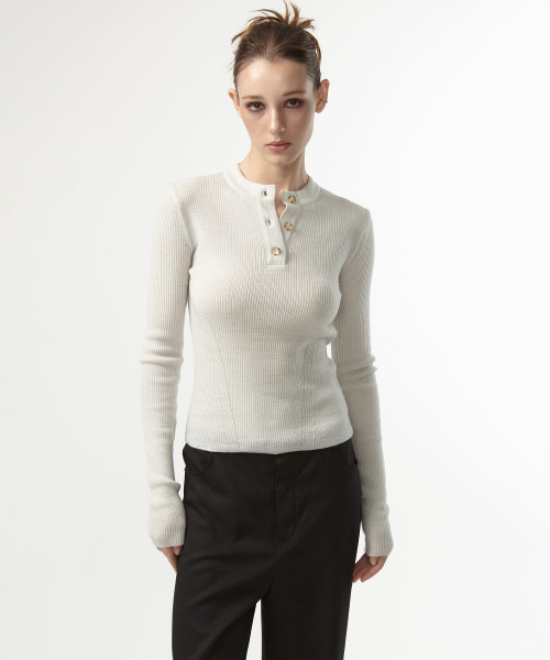 EAN JO(イアンジョー)の「WOOL BUTTON UP RIBBED KNIT (MINT GREY)(ニット/セーター・レディース・アッシュグレー・SMALL/MEDIUM)」の1枚目の写真