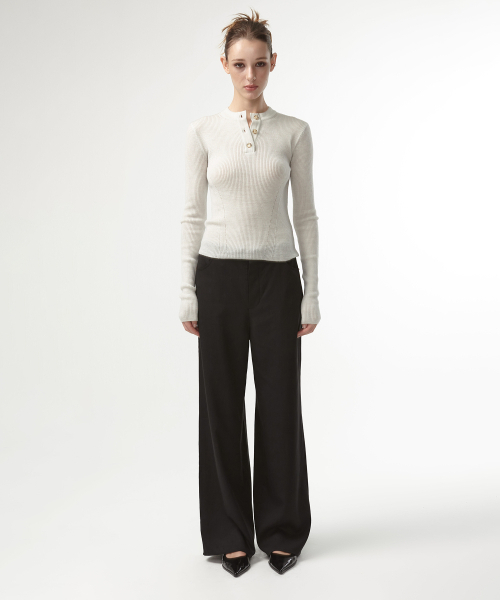 EAN JO(イアンジョー)の「WOOL BUTTON UP RIBBED KNIT (MINT GREY)(ニット/セーター・レディース・アッシュグレー・SMALL/MEDIUM)」の2枚目の写真