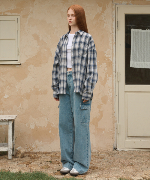 LOSSYROW(ロッシロー)の「Oversized checkered shirt Blue(シャツ/ブラウス・レディース・ブルー・FREE)」の4枚目の写真
