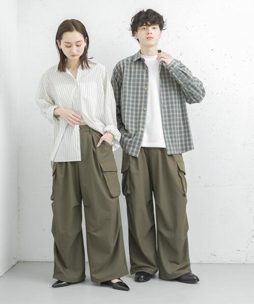 SENSE OF PLACE by URBAN RESEARCH（センスオブプレイスバイアーバンリサーチ）の「『ユニセックス』ワイドカーゴパンツ（カーゴパンツ・メンズ・オリーブ/ブラック/アイボリー・LARGE/X-SMALL/MEDIUM/SMALL）」の21枚目の写真