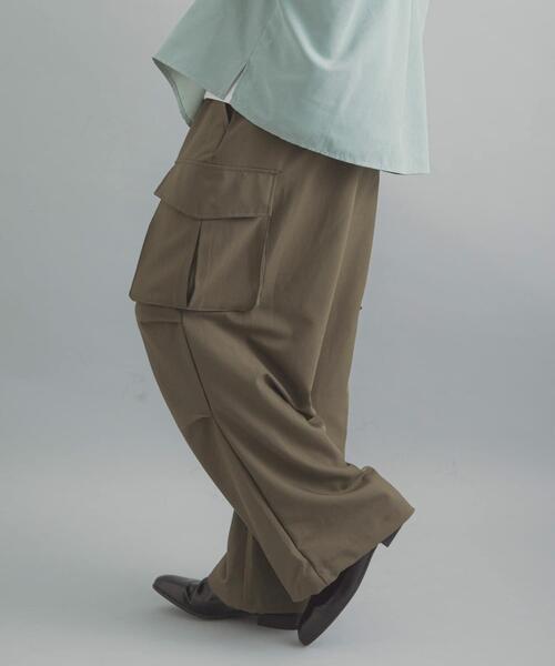 SENSE OF PLACE by URBAN RESEARCH（センスオブプレイスバイアーバンリサーチ）の「『ユニセックス』ワイドカーゴパンツ（カーゴパンツ・メンズ・オリーブ/ブラック/アイボリー・LARGE/X-SMALL/MEDIUM/SMALL）」の22枚目の写真