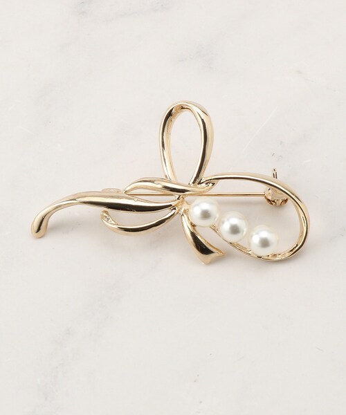 couture brooch（クチュールブローチ）の「リボンモチーフブローチ（ブローチ/コサージュ・レディース・ゴールド/シルバー・00）」の2枚目の写真