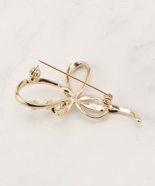 couture brooch（クチュールブローチ）の「リボンモチーフブローチ（ブローチ/コサージュ・レディース・ゴールド/シルバー・00）」の4枚目の写真