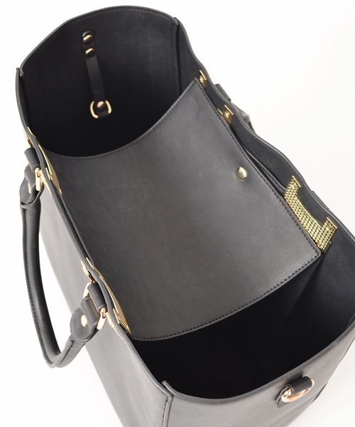 Khaju（カージュ）の「《追加予約》Khaju: フェイクレザーバッグ  