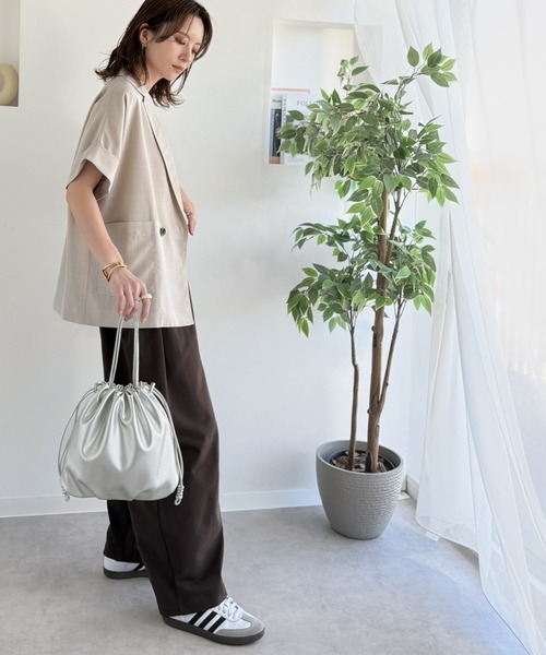 classicalelf（クラシカルエルフ）の「可愛く映えて、頼れる相棒。ソフトレザーマルチウェイ巾着ラウンドバッグ（ショルダーバッグ・レディース・シルバー/ブラック・ONE SIZE）」の12枚目の写真