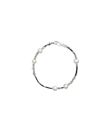 LOWOOL（ロウル）の「Black thread silver pearl bracelet（ブレスレット）」