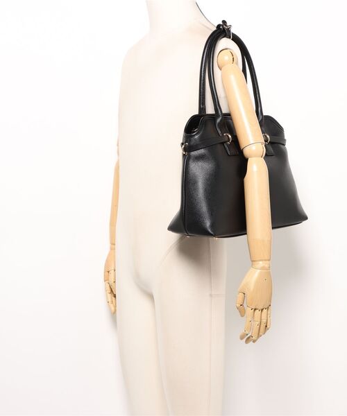 Doux archives（ドゥアルシーヴ）の「ベルトデザイントートバッグ（トートバッグ・レディース・ブラック/グレイッシュベージュ・FREE）」の7枚目の写真