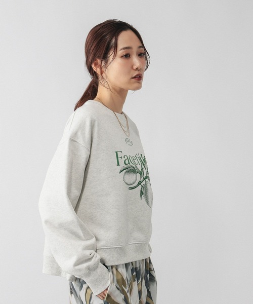 GLOBAL WORK（グローバルワーク）の「乾きやすいスウェットプリント長袖/580975（スウェット・レディース・オフホワイト/杢グレー/ブラウン/スミクロ/イエロー/ネイビー・REGULAR/SHORT）」の14枚目の写真