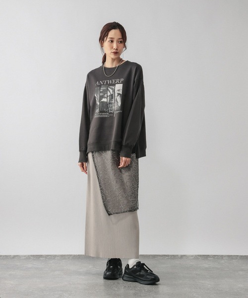 GLOBAL WORK（グローバルワーク）の「乾きやすいスウェットプリント長袖/580975（スウェット・レディース・オフホワイト/杢グレー/ブラウン/スミクロ/イエロー/ネイビー・REGULAR/SHORT）」の15枚目の写真