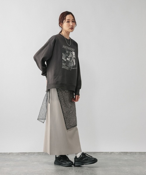 GLOBAL WORK（グローバルワーク）の「乾きやすいスウェットプリント長袖/580975（スウェット・レディース・オフホワイト/杢グレー/ブラウン/スミクロ/イエロー/ネイビー・REGULAR/SHORT）」の16枚目の写真