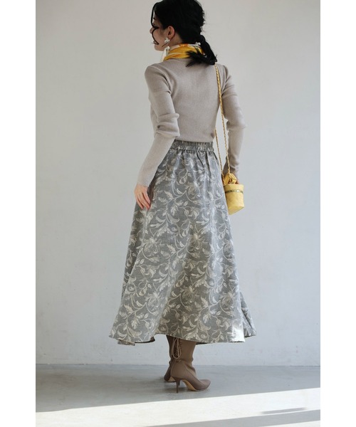 cawaii（カワイイ）の「優美な曲線描く花柄ジャガードミディアムスカート（スカート・レディース・グレー・FREE）」の7枚目の写真