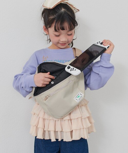 CIAOPANIC TYPY（チャオパニックティピー）の「【KIDS】 ゲーム機も楽々収納 ！マルチカラー２WAYバッグ【minepack】（ボディバッグ/ウエストポーチ・キッズ・パープル/ベージュ/ベビーピンク/ブラック/ブルー・ONE SIZE）」の12枚目の写真