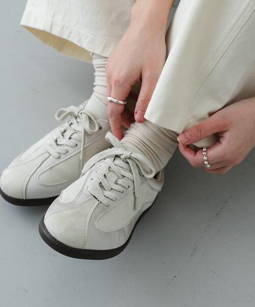 SENSE OF PLACE by URBAN RESEARCH（センスオブプレイスバイアーバンリサーチ）の「【S~Lサイズ/軽量】『抗菌/消臭』コンビジャーマントレーナースニーカー（スニーカー・レディース・グレー/アイボリー/ブラック・MEDIUM/SMALL/LARGE）」の4枚目の写真