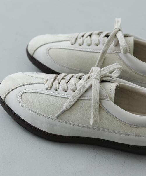 SENSE OF PLACE by URBAN RESEARCH（センスオブプレイスバイアーバンリサーチ）の「【S~Lサイズ/軽量】『抗菌/消臭』コンビジャーマントレーナースニーカー（スニーカー・レディース・グレー/アイボリー/ブラック・MEDIUM/SMALL/LARGE）」の13枚目の写真