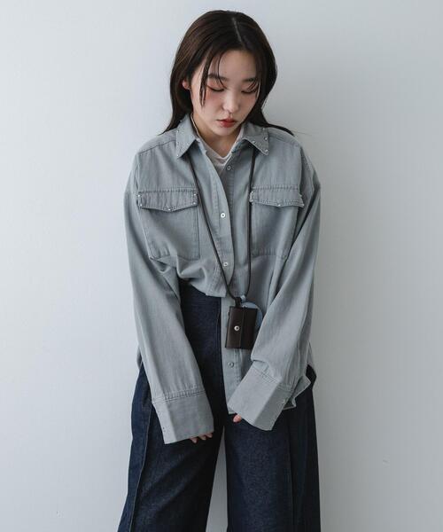 SENSE OF PLACE by URBAN RESEARCH（センスオブプレイスバイアーバンリサーチ）の「スタッズデニムシャツ（シャツ/ブラウス・レディース・インディゴブルー/ライトグレー/ブラック・ONE）」の16枚目の写真