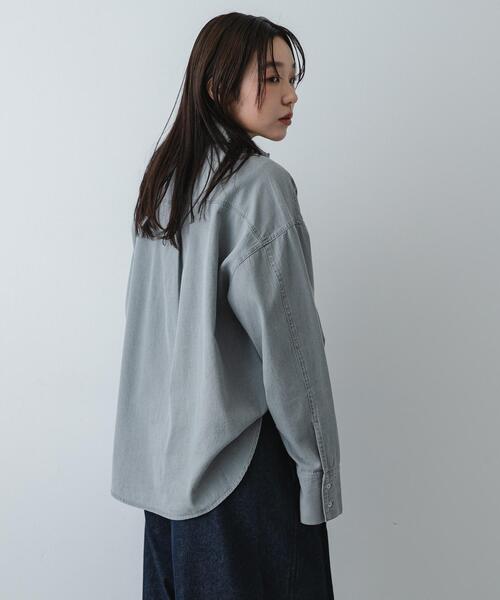 SENSE OF PLACE by URBAN RESEARCH（センスオブプレイスバイアーバンリサーチ）の「スタッズデニムシャツ（シャツ/ブラウス・レディース・インディゴブルー/ライトグレー/ブラック・ONE）」の17枚目の写真